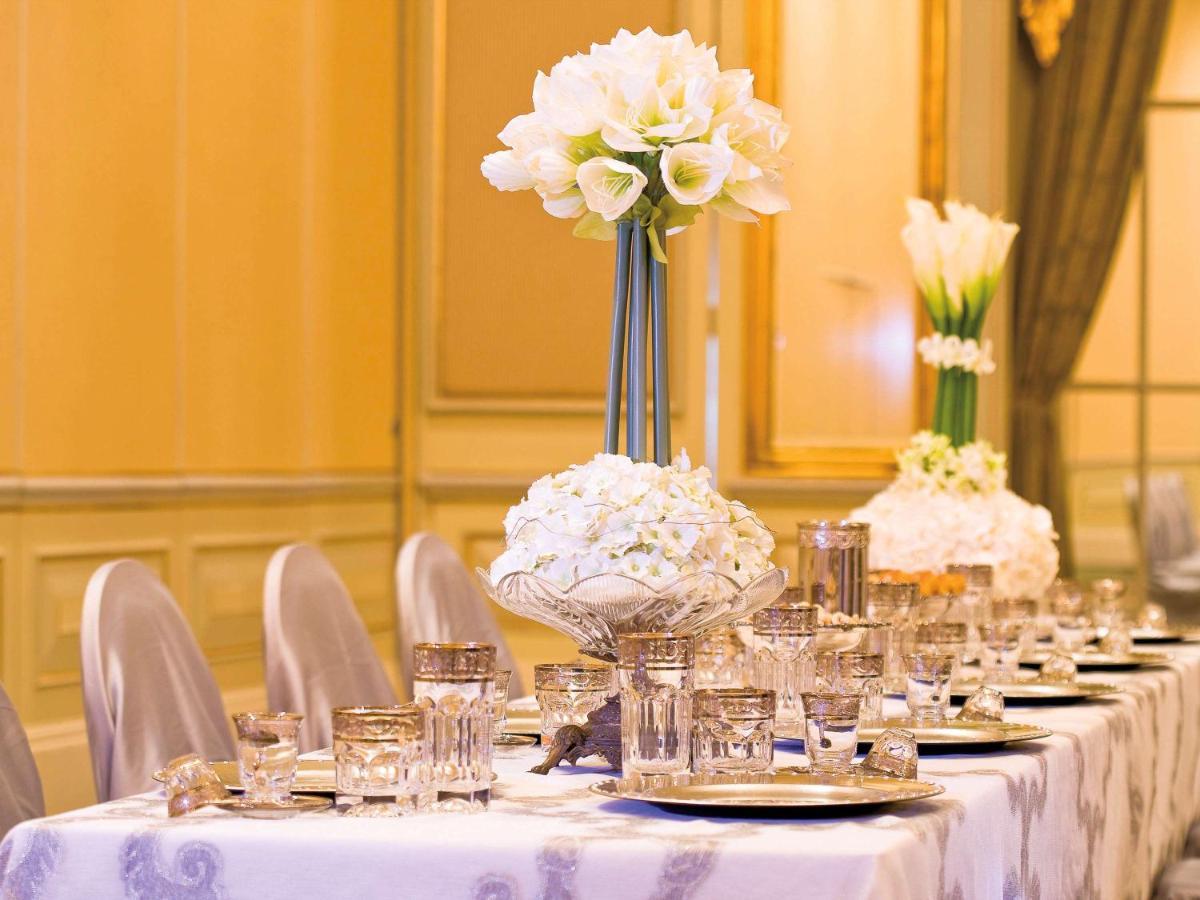 阿可贺巴瑞享酒店 外观 照片 A table set for a formal dinner