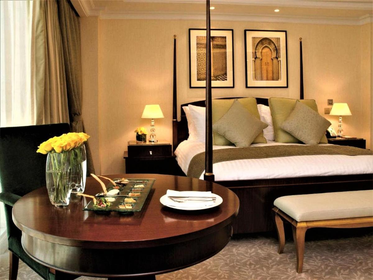 阿可贺巴瑞享酒店 外观 照片 A bedroom at the Taj Mahal Palace